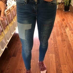 PATCHED SKINNY JEANS